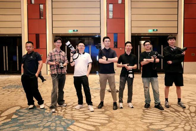 姐姐保卫战 ”“我?保卫”“是的