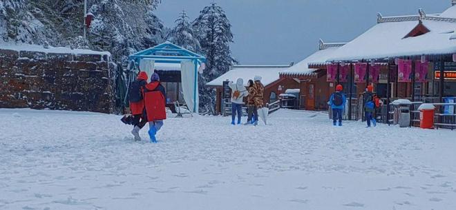 宝怎么湿才三根手指公交车 宝怎么湿才三根手指公交车