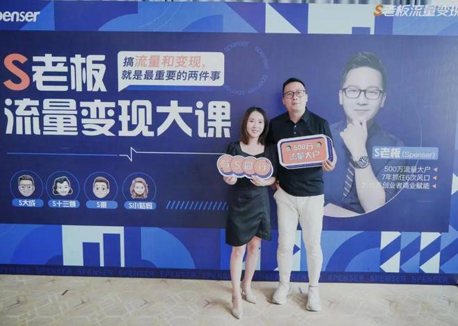 啄木鸟 中文 蚁鴷:外形似啄木鸟