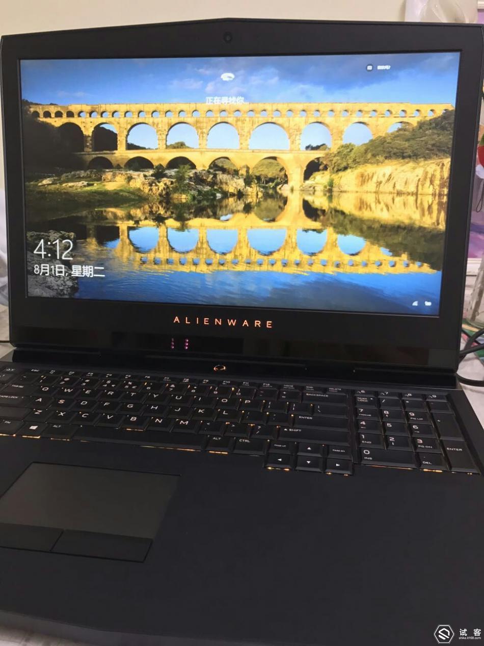 video link in bio影讯速递|《長空之王》9月3日重返 大银幕長空之王讲述了一群试飞员的故事——他们在战机正式服役前,站在未知与危险的最前线。每一次起飞, 都是对飞机性能的极限挑战;每一次降落,都是对信念与勇气的考验。 影片中,多款国产先进战机震撼亮相,银翼破空、引擎轰鸣,配合紧张流畅的空中机动与沉浸式音效,让人仿佛置身云端战场。 向每一位默默守护蓝天的无名英雄致敬,9月3日大银幕再 如果您对这部电影感兴趣