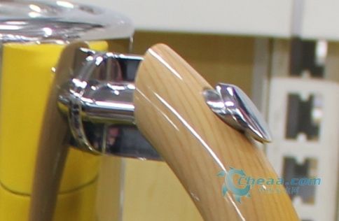 客厅地上 简约、客厅地上增加设计感