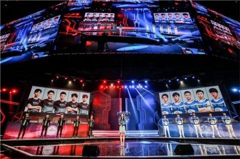 反差女友吃瓜大赛