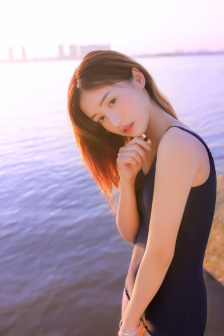 中文字幕人妻互换激情 满足了部分观众的激情需求