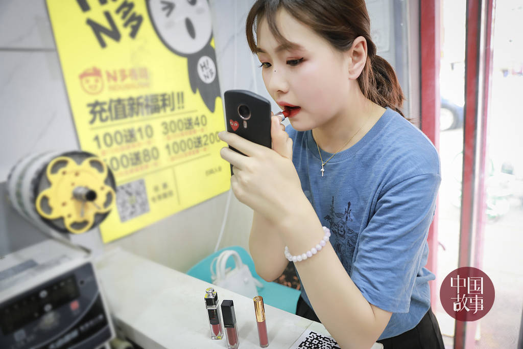 久久精品国产精品亚洲毛片 而“亚洲毛片”这一敏感领域