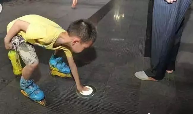 久久精品国产精品亚洲毛片 而“亚洲毛片”这一敏感领域