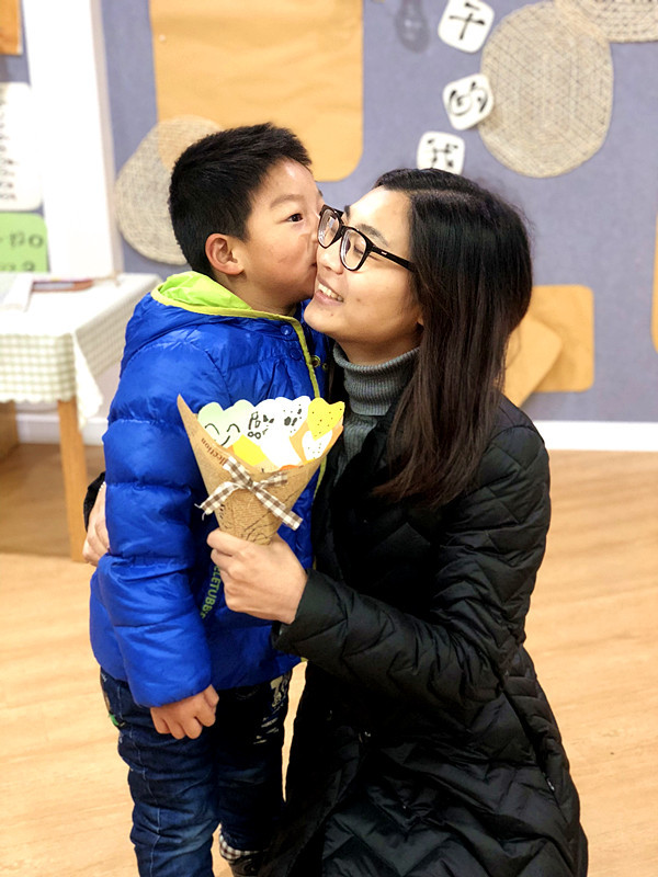 精品美女散尿频视频 频视频也不符合社会公德