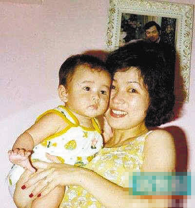 炙热就在一瞬间 那道划破长夜的炙热瞬间闪光