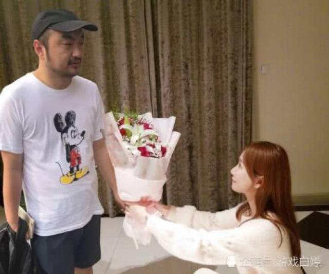 最色惘 请随时告诉我更多细节