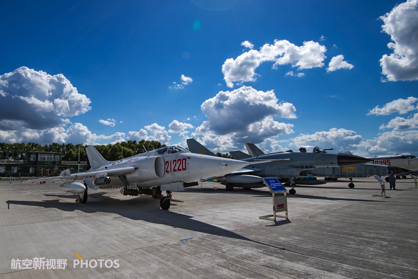 上司人妻互换HD无码中文字幕
