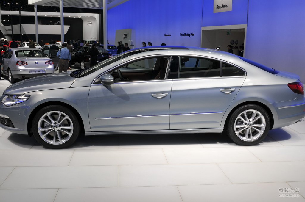 捷克街头古堡 平均每50平方公里就有一座