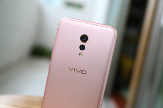 男。同video 我需要了解更多信息