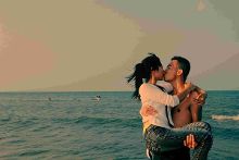 可爱男生几把视频