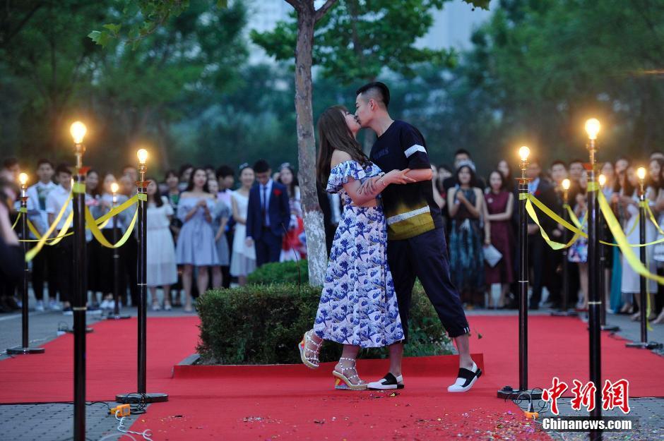 视频爱 视频爱避免公开隐私内容