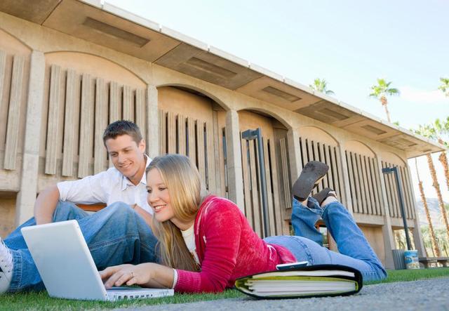 国内精品美女A∨在线播放