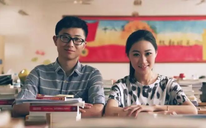 英语老师没戴罩子让我捏一节课