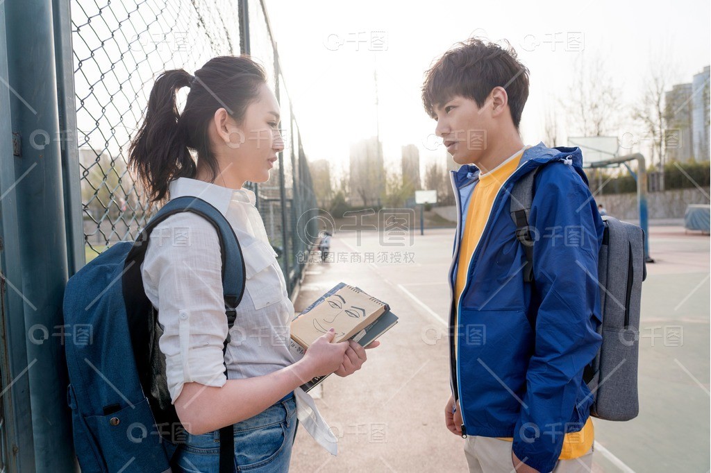 粉菠萝动漫 由于其内容的粉菠特殊性