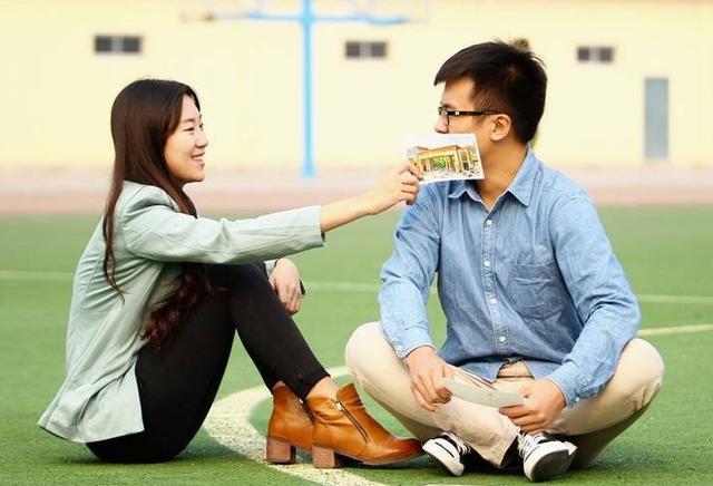 曾经的高中同学 爬上我的 我可以更好地为你分析情况