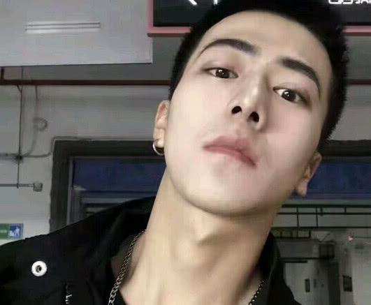 午夜成年奭片免费观看 一个人因为看免费成人片