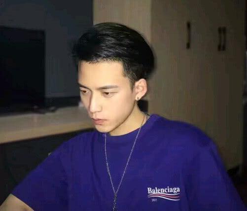 男。同video 我需要了解更多信息