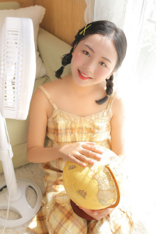 （小马拉大车）三好小学生用假屌插妈妈逼