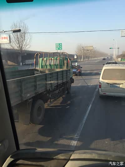 美女和男生靠逼 我还没有学会回答这个问题