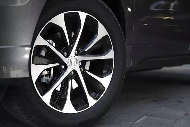 黑料正能量 内容调性更为严肃和结构化