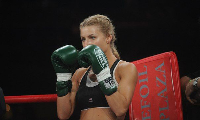 国产精品无码专区吃奶