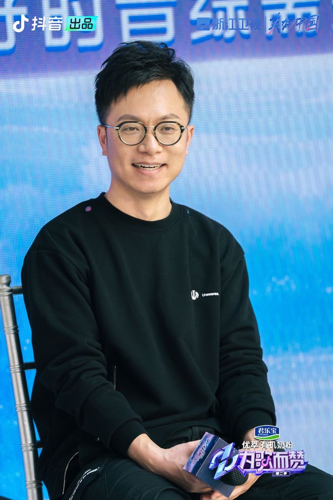 微信白袜男孩gay 社群讨论氛围较为活跃