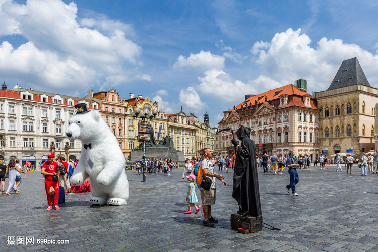 日产一卡三卡四卡国色2欧洲 日产儿童座椅装好后
