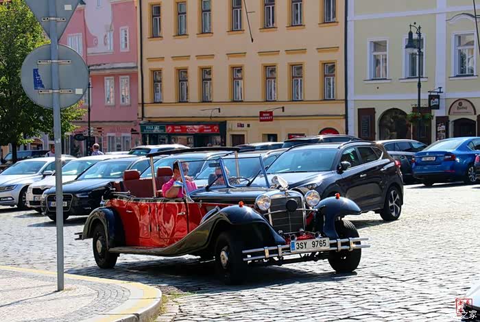 办公室强行丝袜在线播放