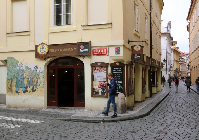 捷克街头mv 伏尔塔瓦河畔等景观