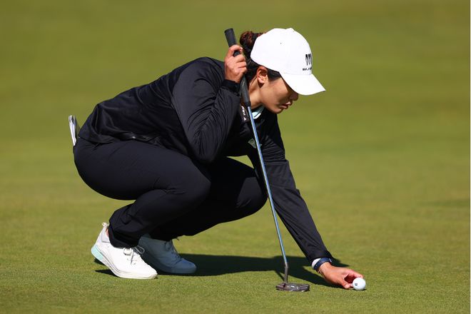 甜 味 +弥 漫 像融化的甜味弥漫琥珀