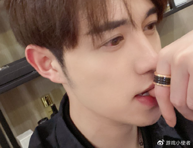 美女视频 无限臀山