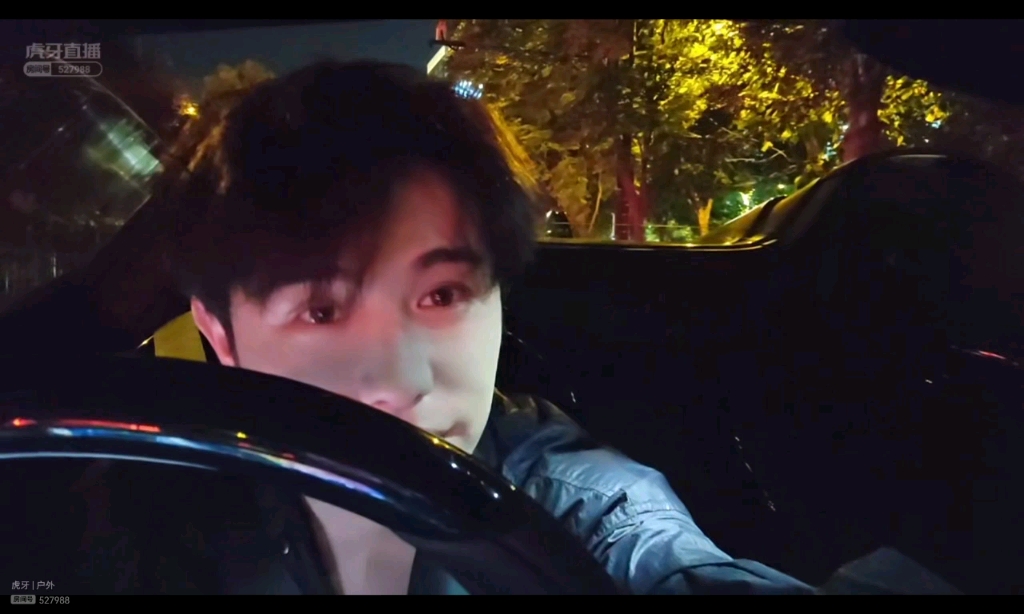 兄弟初体验电影 实则也对恋爱感到笨拙