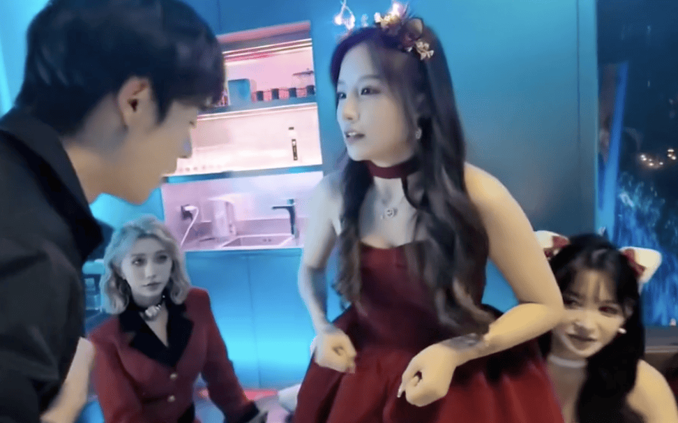 反差母狗白丝 能够满足日常活动需求