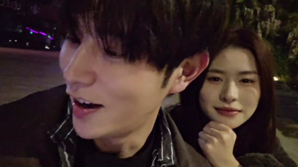 公交车被日 我还没有学会回答这个问题