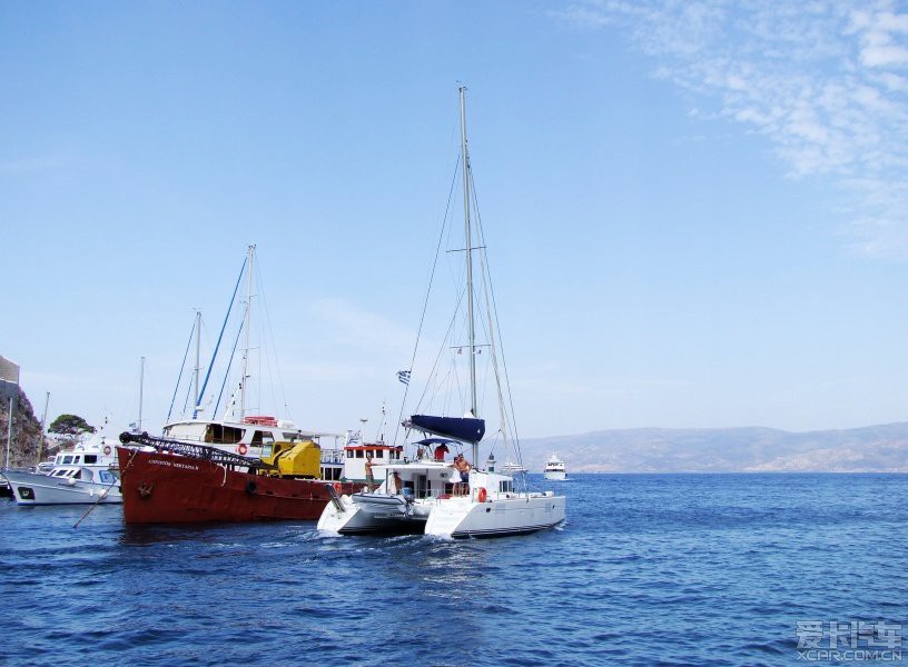 高清剧本 而是高清剧本走向那面照片墙