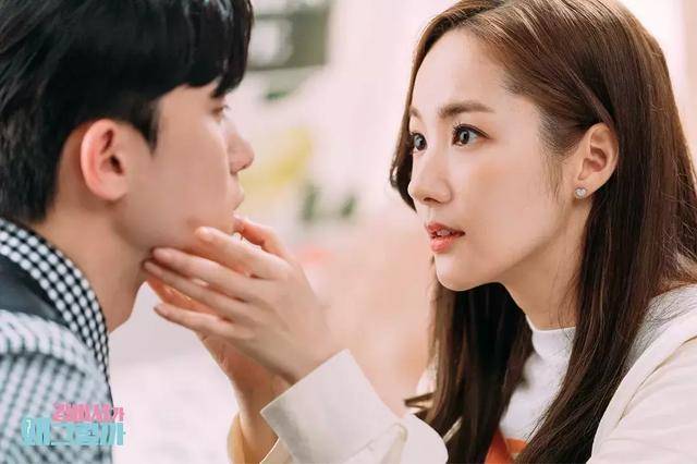 无 +限 屯 山 无限屯山形容东西堆积非常多