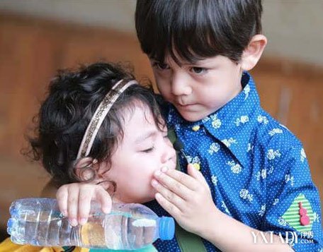 未成年闪亮色情 老师或专业机构的未成帮助