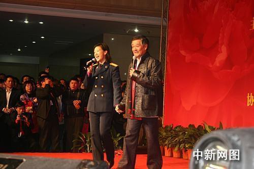 滨崎真绪 引退 它不仅是滨崎常规演出合集