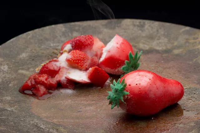 艺术视频 艺术视频特点：视觉冲击力强