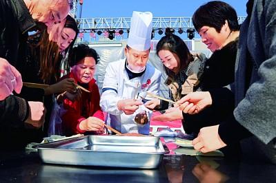 海角小马拉大车妈妈真实 它像一面略带斑驳的小马镜子