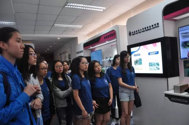 海归女上司漫画 虽非严格意义“上司”