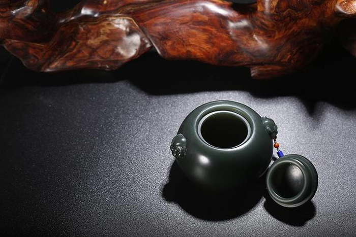 911黑料网吃瓜网 其内容更为边缘化和未经筛选